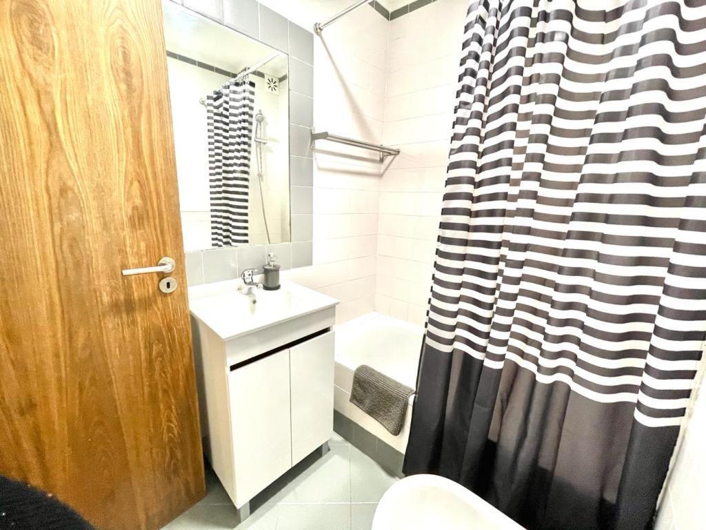 Lisboa, Central Lisbon, Charming Patio House, , Wifi, Air Conditioning, Near Metro, By Ig Esterno foto